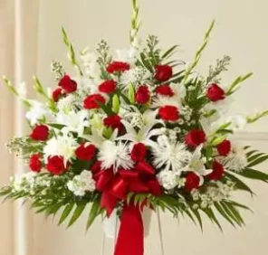 Red White Flowers Stand in Dubai - Made for Each Other