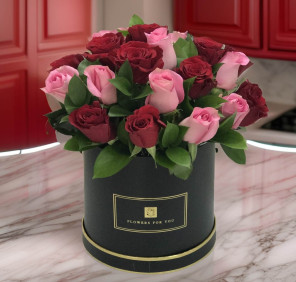 20 red pink roses box