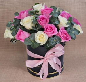 pink white roses box